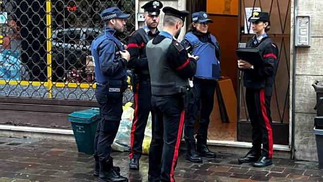 Condominio «sospetto»: blitz di carabinieri e polizia locale