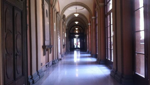 Bologna stringe sulla movida e chiude altre due piazze