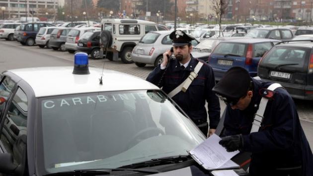 Nel parcheggio degli abusivi ora c'è anche lo spaccio