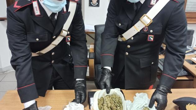 Sant'Ilario, in piazza con due dosi di marjuana ma il grosso era a casa: arrestato 