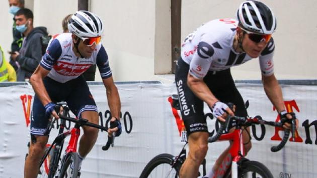 Hindley vince la 18^ tappa, Kelderman nuova maglia rosa al Giro