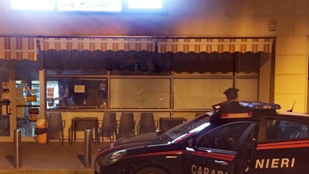 Troppe risse nella notte, chiuso il bar