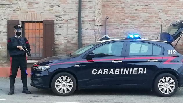 Aveva la chiave della farmacia per consegnare medicinali. Se n'è andato con i soldi in cassa