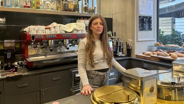 La barista aggredita a Capodanno: «Adesso ho paura di chi entra nel mio bar»