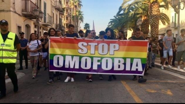 La scuola (anche elementare) dovrà tenere lezioni contro l'omofobia