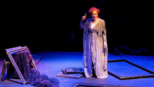Elisabetta Pozzi è Cassandra a Teatro Due: «Alla mia età, la libertà è anche dire di no al cinema»