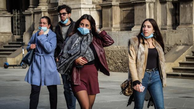 Così gli italiani alzano bandiera bianca
