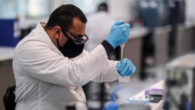 L'Italia parte con la sperimentazione di fase 3 del vaccino di Oxford 