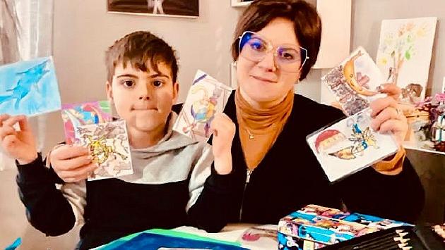 Pietro, 6 anni, e le sue figurine per far sorridere i piccoli ricoverati