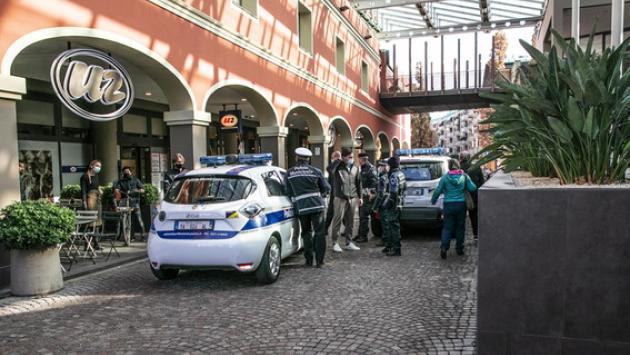 La polizia locale fa chiudere i negozi della Galleria