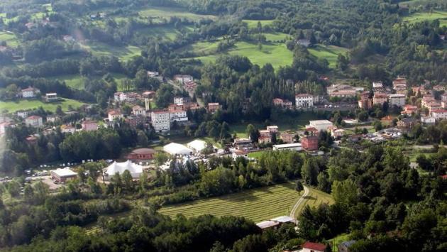 Niente "sbandierato" parmigiano-reggiano nei piatti della gastronomia: denunciato per frode