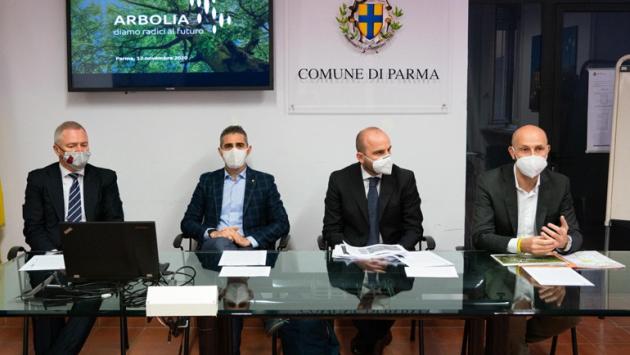  Oltre duemila piante per il progetto di forestazione di un'area verde del Cinghio Sud
