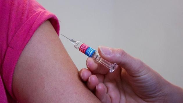 Da lunedì vaccino in farmacia per gli under 60, ma le dosi a disposizione sono pochissime