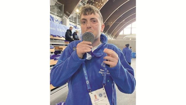 «Super Francesco» vince due argenti agli Special olympics