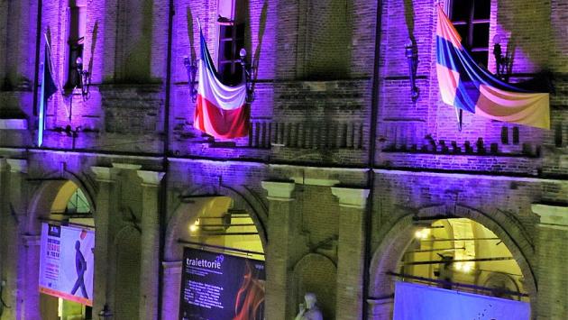 Domani il  municipio  di Parma s’illumina di viola