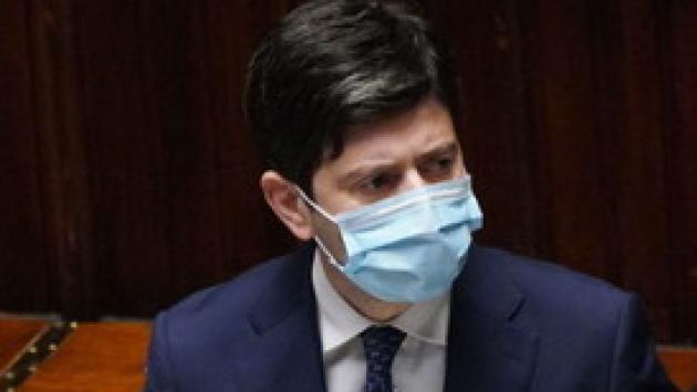 Speranza firma l'ordinanza "Stop agli allevamenti di visoni"