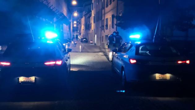 In giro per l'Oltretorrente senza un "valido" motivo: multati quattro stranieri