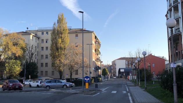 Forzano la finestra e portano via tutti i gioielli