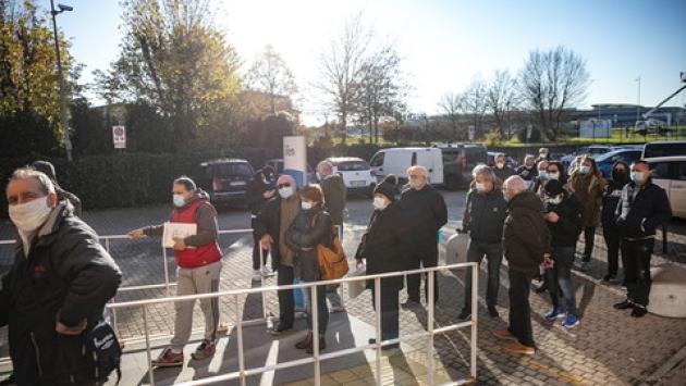 Sportelli Iren, per gli utenti lunghe code all'aperto