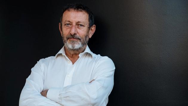 Michele Serra: «Per me scrivere e respirare sono la stessa cosa»