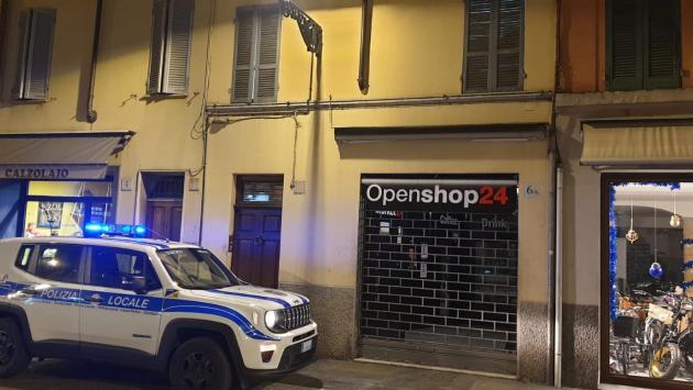 Il titolare dell'open shop chiuso: «C'è un vuoto legislativo, non riaprirò»