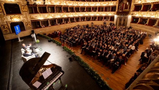 Produzione industriale e fatturato stazionari. Export in crescita