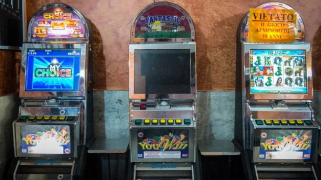 Clienti cinesi "sbancano" le slot machine