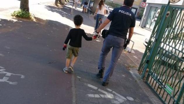 Bimba di 3 anni si perde a San Leonardo,  un passante la trova e allerta il 113