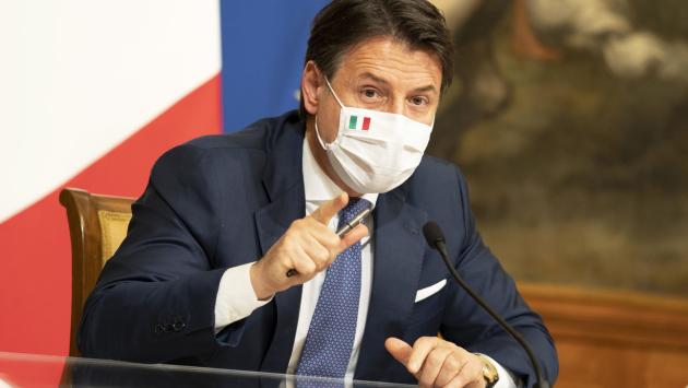 Conte illustra le misure: regioni tutte gialle fra due settimane