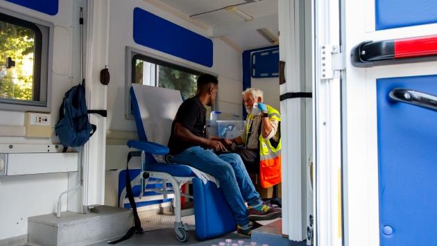 L'ambulatorio mobile della solidarietà fa tappa in stazione