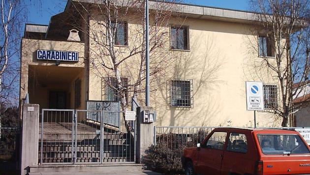 Sorpreso a lanciare dall'auto corrispondenza non consegnata: denunciato