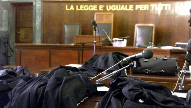Ruba un'auto dell'Ausl, ma viene incastrato dalle telecamere: condannato