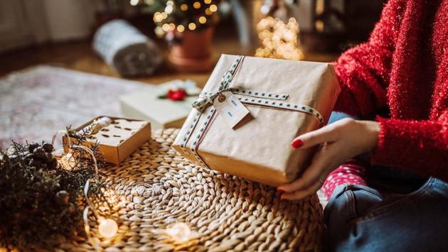 Natale, Confcommercio: la spesa per i regali sarà di 7,3 miliardi, in calo del 18%