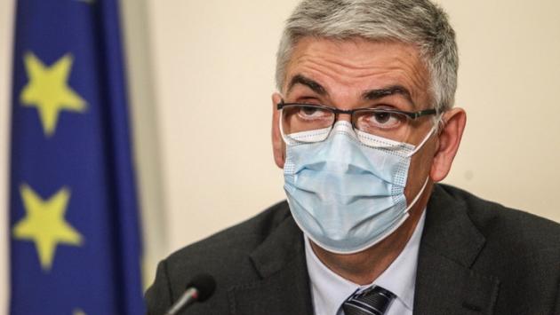 Brusaferro: "La curva continua a crescere in tutte le Regioni"