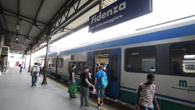 «Trenitalia ci ha abbandonato a Rogoredo»