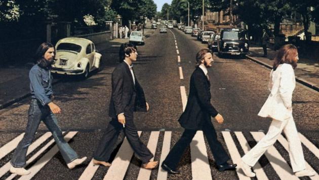 Beatles, il 2 novembre esce l’ultima canzone (inedita): con la voce di Lennon. Senza Intelligenza artificiale