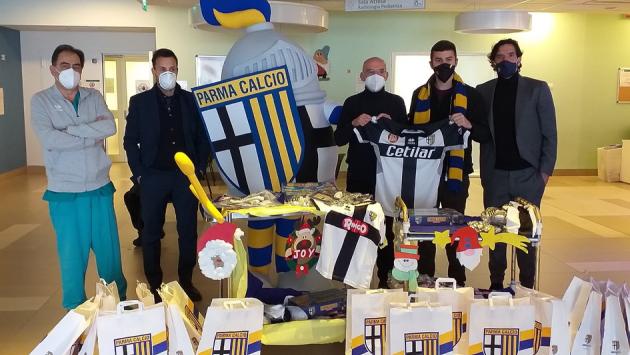 Ai piccoli pazienti il saluto e i doni del Parma Calcio   