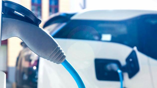 Il paradosso delle auto elettriche "inquinanti": come perdere di vista il problema energetico