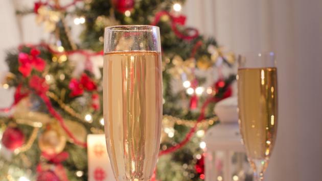 La tavola a Natale tra gusto e calorie: come non rinunciare a anolini e panettone