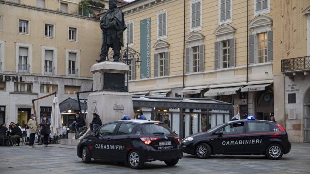 Zona rossa fino a domenica. E dopo la tregua arancione di lunedì, altri due giorni blindati: le regole