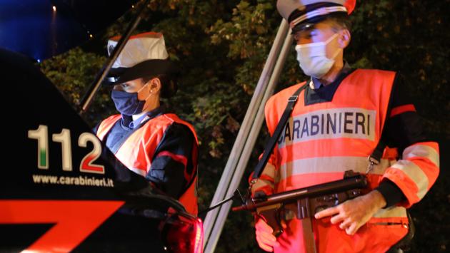 Ubriachi e molestie in stazione. E uno di loro portato al pronto soccorso