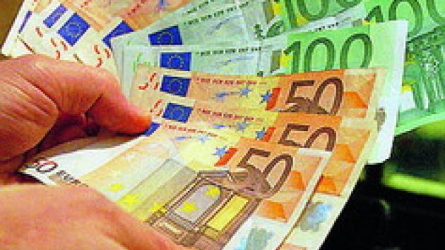 E' boom del 'compra ora, paga dopo', ma rischio indebitamento 