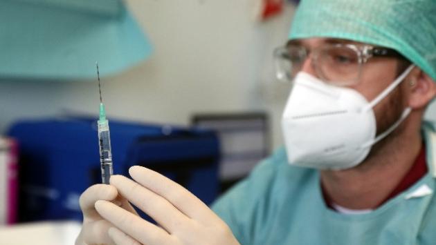 Vaccini a Pavia, arrivate un migliaio di siringhe sbagliate