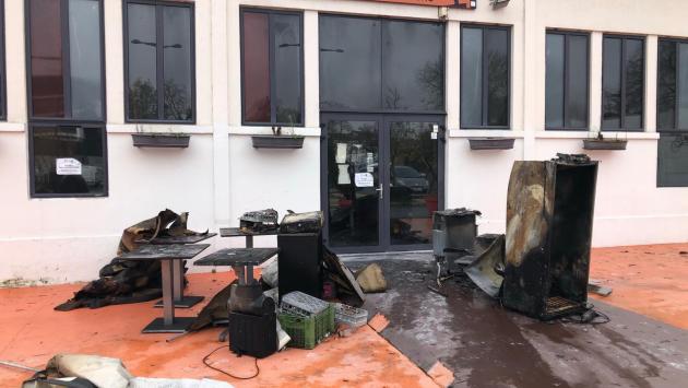 «Mi hanno bruciato il locale. Ma io non mollo»