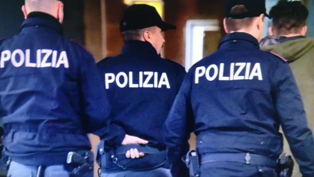Brescia, chiede soldi per non pubblicare foto hot di una 14enne: arrestato