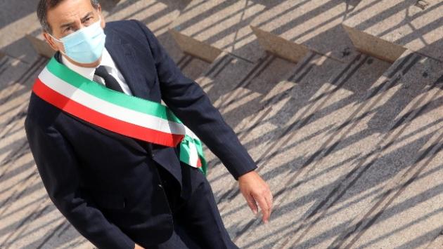 Lombardia, Sala replica alla proposta della Moratti: "Vaccini in base a Pil? Mi cadono le braccia"