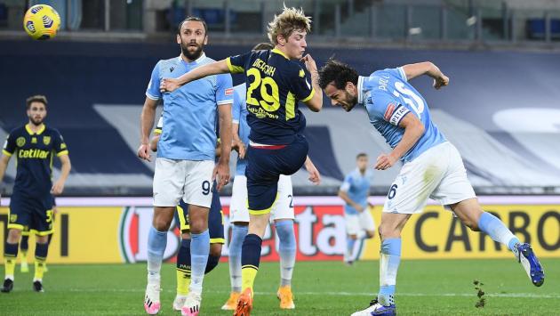 Fatale per l'ennesima volta il finale: la Lazio segna al 90' e batte un buon Parma 2-1 e va ai quarti