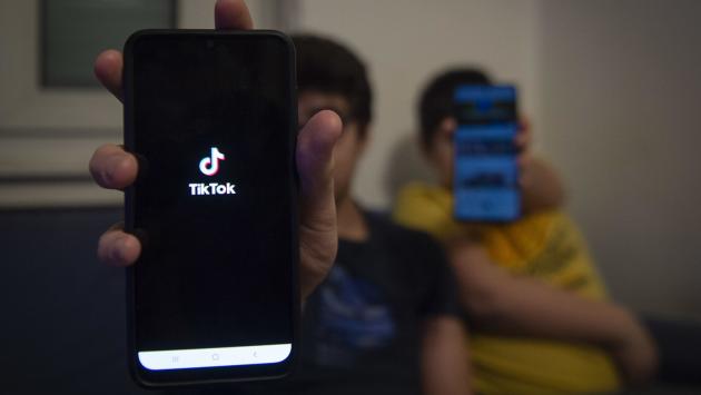 Il Garante dispone Il  blocco di TikTok: "Deve accertare l'età degli utenti" 