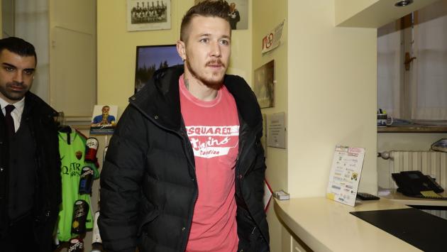 Kucka, il primo colpo, in città per la firma (e le visite): "Il Parma? Un progetto interessante"