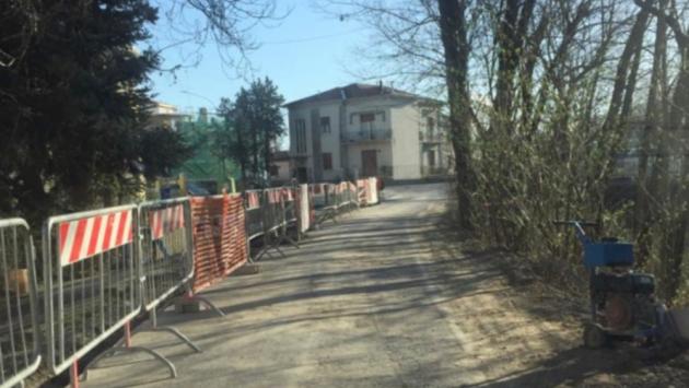 I residenti di via Cimabue: «Troppi rischi per colpa di quel cantiere»
